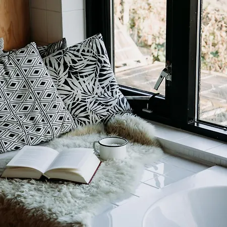 Sfeervol - Badkuip Met Weids Uitzicht - Markermeer - By Familie Buitenhuys Oosterleek